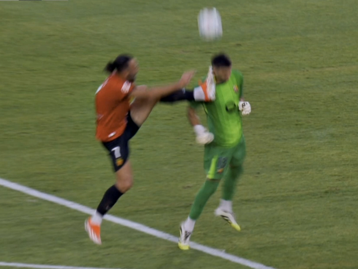 😉Pues nada que dicen los iluminados que esto no es roja, si es que tiene cojones...