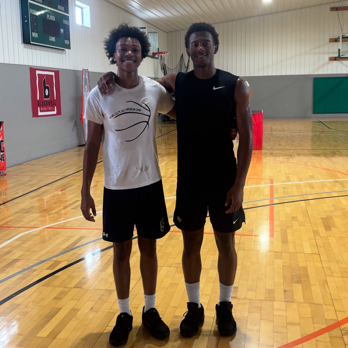 IndyNetsbball's tweet photo. @rbfor3 ➕@mylesjcolvin ➕@BentleyShelton8 🟰Work done! #indynetsbasketball #family https://t.co/ICM2z1Ll3n