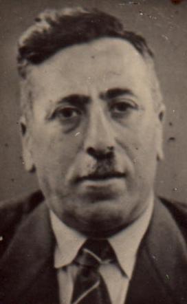 16 August 1890 | Dutch Jew, Ephraïm van der Sluis, was born in Rotterdam. A sales representative.
He was deported to #Auschwitz from #Westerbork in November 1942. He was murdered in a gas chamber after arrival selection.