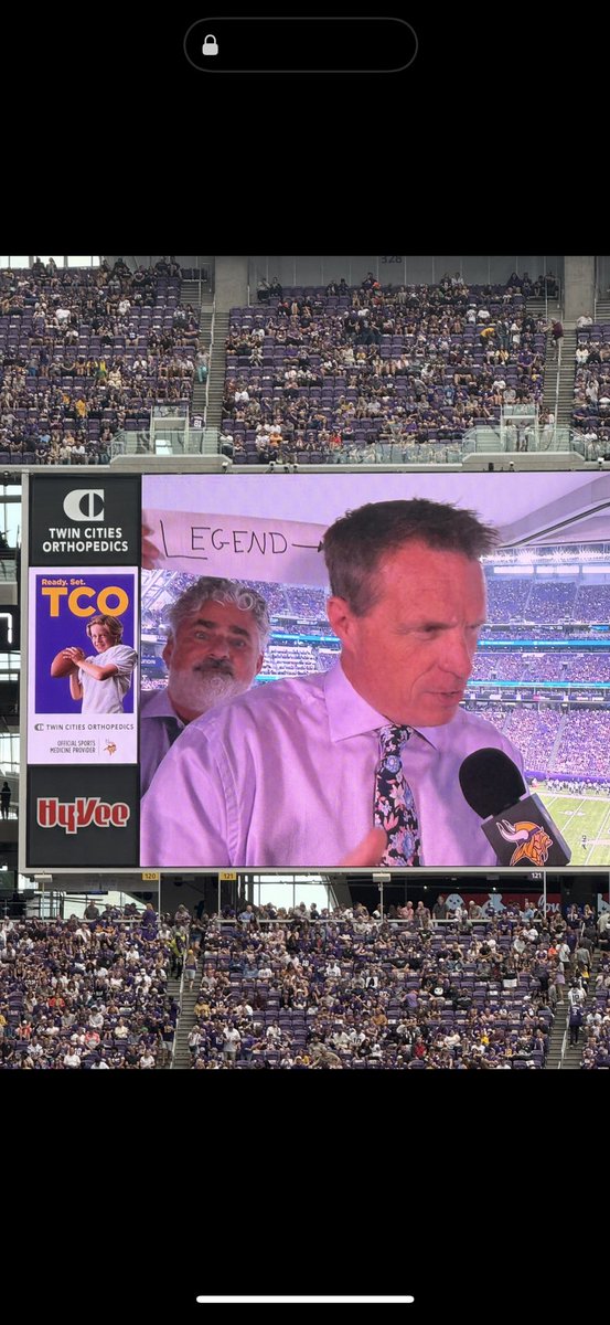 Steinand9's tweet photo. @PeteBercich is absolutely a legend.

@PAOnTheMic is a National Treasure 

Is that a Super Bowl Broadcasting Formula??????  We’ll see

@Vikings https://t.co/VX2JV9MkM6