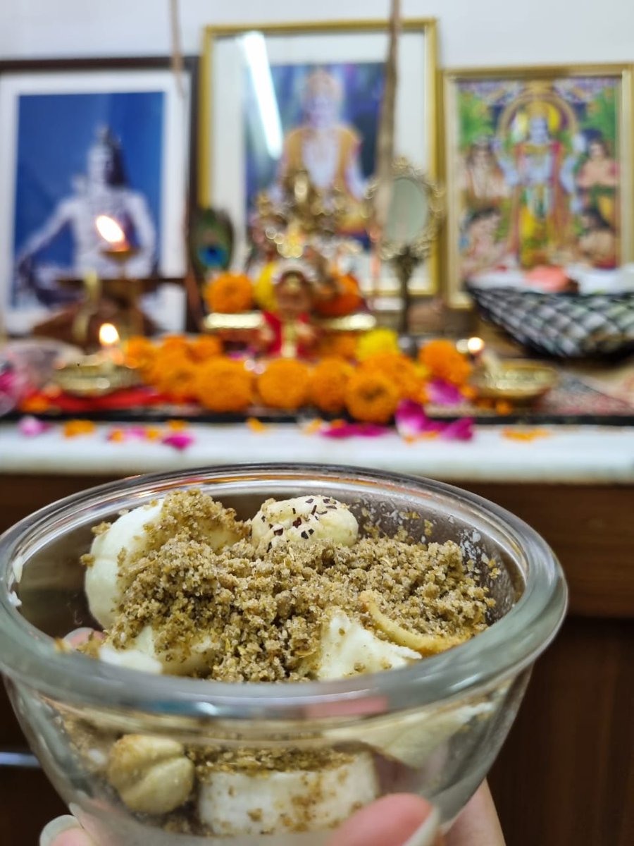 mandakini_'s tweet image. Krishna ji's splendour was next-level...
#HappyJanmashtami 
I love panjiri as prasad 😋