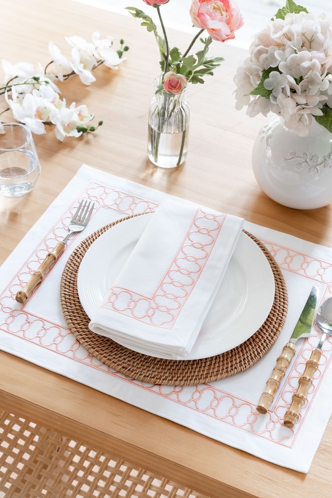 hofdeco's tweet photo. Your table’s new BFF: a pink napkin that’s soft enough to hug, bright enough to wow, and cheeky enough to steal the show. 🎀✨
.
Shop comfort here @ https://t.co/Rk28ZDYRuz 🏡 https://t.co/tH3nDLu4xc