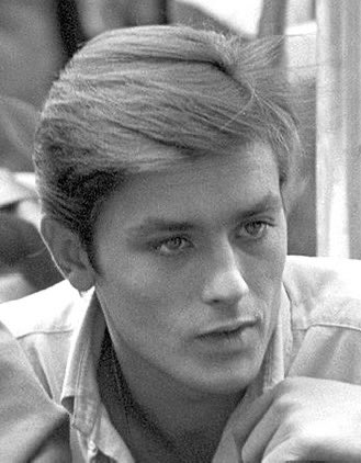 Au siècle dernier le cinéma français c’était des gueules , des personnalités, des talents hors pair, des Gabin ,Blier,Ventura,Belmondo,Delon , Bourvil, De Funès etc. En 2025 le cinéma français c’est ……. ??? Mince je sèche 🤔🙄👎