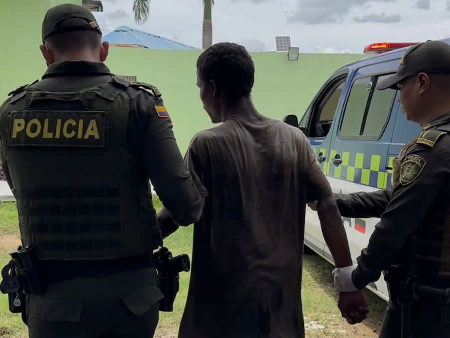 Hugo F. Kerguelen G. (@kerguelenhugo) on Twitter photo Como alcalde mi prioridad es la seguridad de los monterianos. Por eso, junto a la <a href="/PoliciaMonteria/">Policía Metropolitana de Montería</a>, logramos la internación de un habitante de calle que se tornaba agresivo en la calle 41.
Hoy está en un centro especializado, donde recibe tratamiento y todas las garantías, Como alcalde mi prioridad es la seguridad de los monterianos. Por eso, junto a la <a href="/PoliciaMonteria/">Policía Metropolitana de Montería</a>, logramos la internación de un habitante de calle que se tornaba agresivo en la calle 41.
Hoy está en un centro especializado, donde recibe tratamiento y todas las garantías,