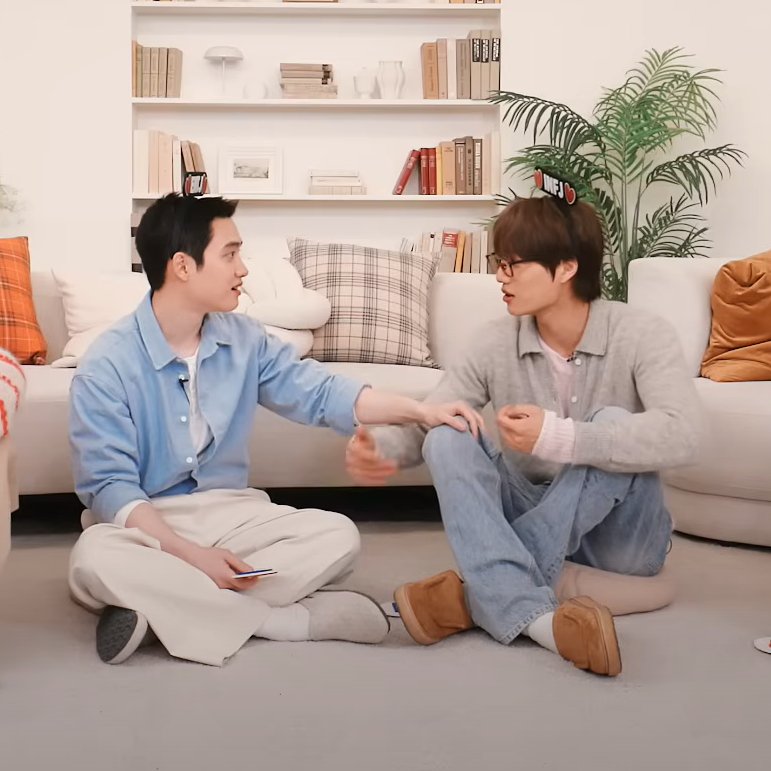 misskpopdu13's tweet photo. Kaisoo... "in their world" https://t.co/gSg2A3Qwbg