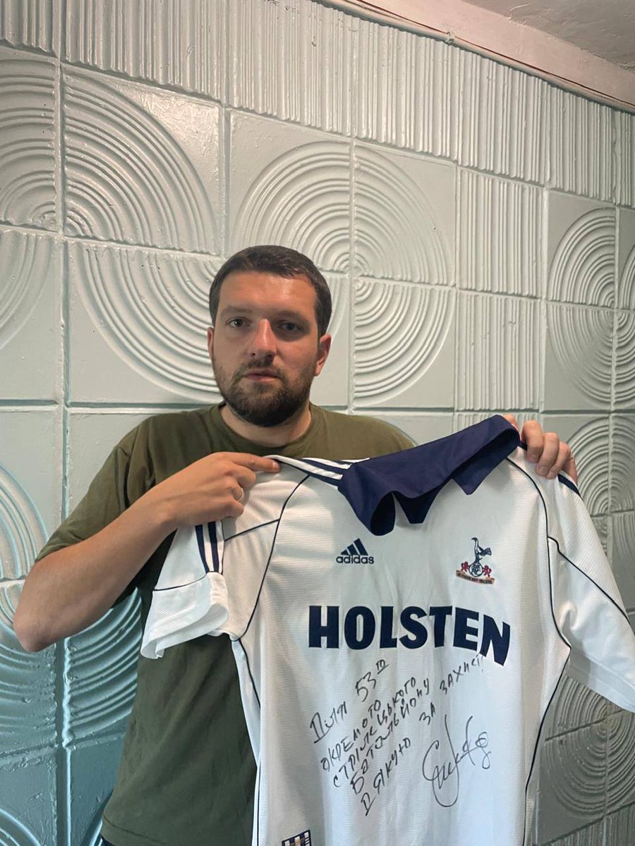 IneBackIversen's tweet photo. 1:🚨 Help a frontline battalion, get a chance to win a signed Rebrov T-shirt 🚨

Yes, that Serhiy Rebrov: Dynamo Kyiv legend, Champions League star, Premier League striker &amp; now head coach of Ukraine’s national team 🇺🇦⚽️

For every donation there’s a chance to win!
Here’s how🧵👇 https://t.co/7xDN65sXWB