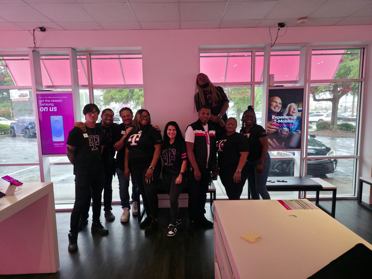 My Team My Team My Team !#motravels #storewithastory #savannah1 #smra #highestvolume they have made such big changes since I landed in June and I am so proud of them . #staytuned  🍑