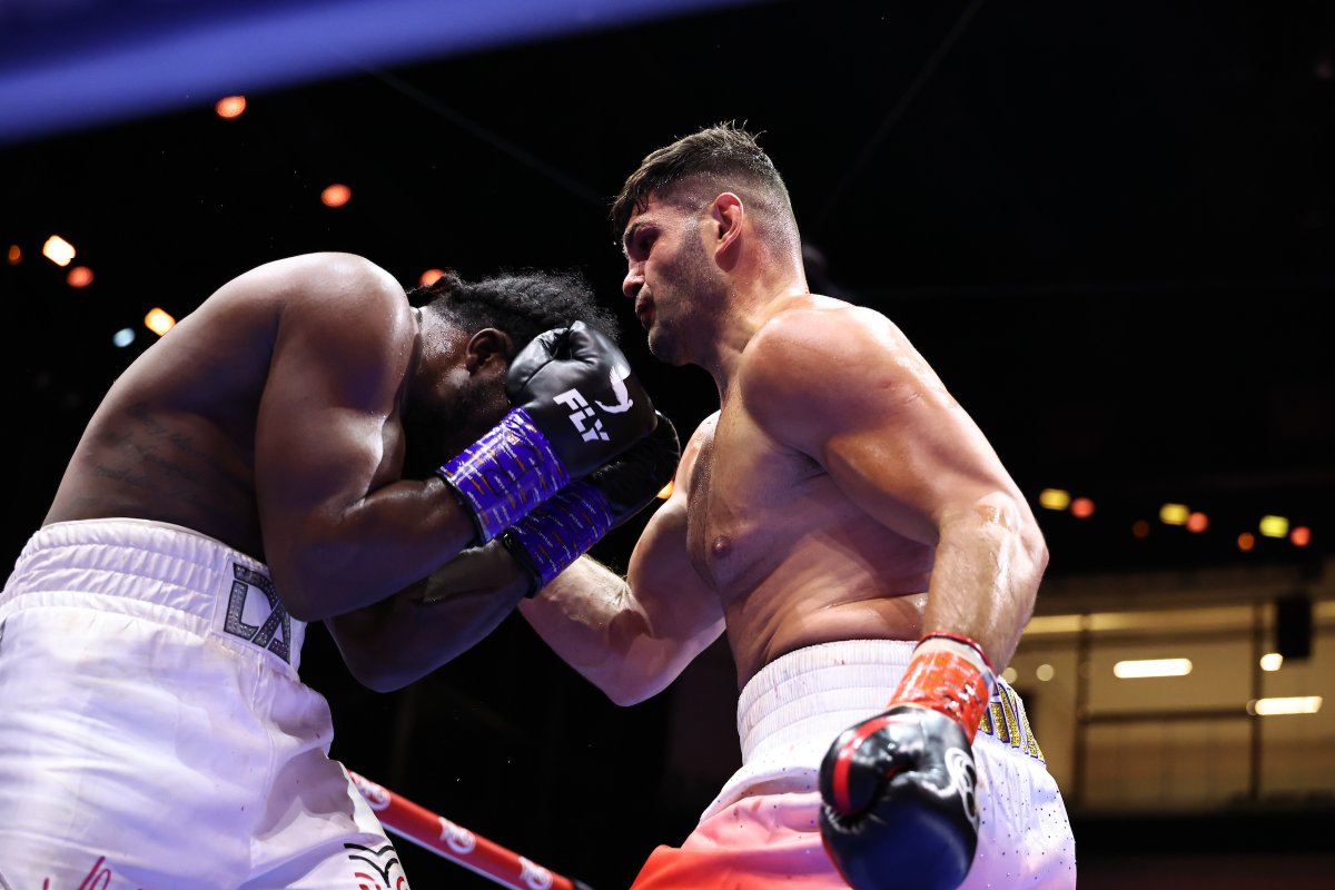 Seconds Out Boxing (@secondsoutlive) on Twitter photo ๐ฒ ๐๐ฅ๐๐ข๐ฉ๐๐ ๐ฆ๐จ๐ฅ๐ฉ๐๐ฉ๐๐ฆ ๐๐ข๐ฅ๐ฅ๐ข๐ฅ ๐๐จ๐ง ๐ง๐ข ๐๐๐๐ง ๐๐๐๐๐๐ฌ๐
Top 10 ranked gets a well deserved win over former British champion David Adeleye, surviving a horrific cut to come through the 10 rounds.
Sheer grit from El Animal! ๐
#Boxing #ItaumaWhyte ๐ฒ ๐๐ฅ๐๐ข๐ฉ๐๐ ๐ฆ๐จ๐ฅ๐ฉ๐๐ฉ๐๐ฆ ๐๐ข๐ฅ๐ฅ๐ข๐ฅ ๐๐จ๐ง ๐ง๐ข ๐๐๐๐ง ๐๐๐๐๐๐ฌ๐
Top 10 ranked gets a well deserved win over former British champion David Adeleye, surviving a horrific cut to come through the 10 rounds.
Sheer grit from El Animal! ๐
#Boxing #ItaumaWhyte