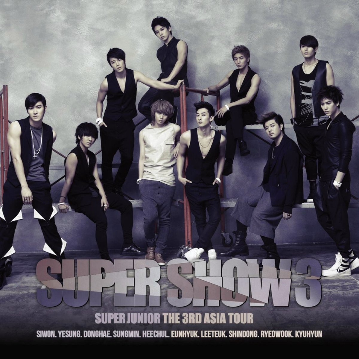 Zusuky07's tweet photo. Ss3 ✅️  abrir con sorry sorrry 💙 Shindong es genial 👍🏻 solo de Yeye 🙏🏻  Knock Knock Knock 😍  kangin presente 💙🥹lloradera🤗adios ternuritas hola sexy, bonito, señorito, papasito🔥que les pasa 🤤 super produccion, otro nivel, se ve la experiencia.... BONAMANA 😭 💙🙏🏻10 https://t.co/RBlbh1SATw