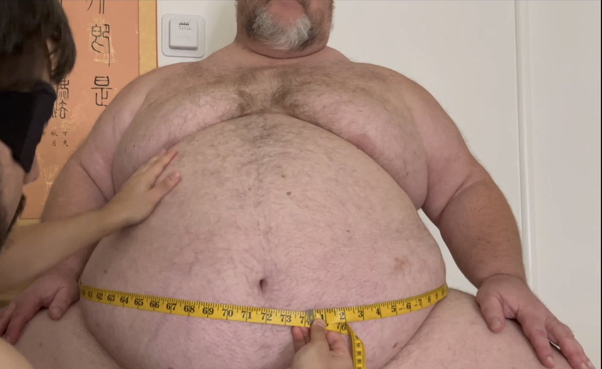Over 70 inches of gut 😈 Bearadox is going to get so big 🐷