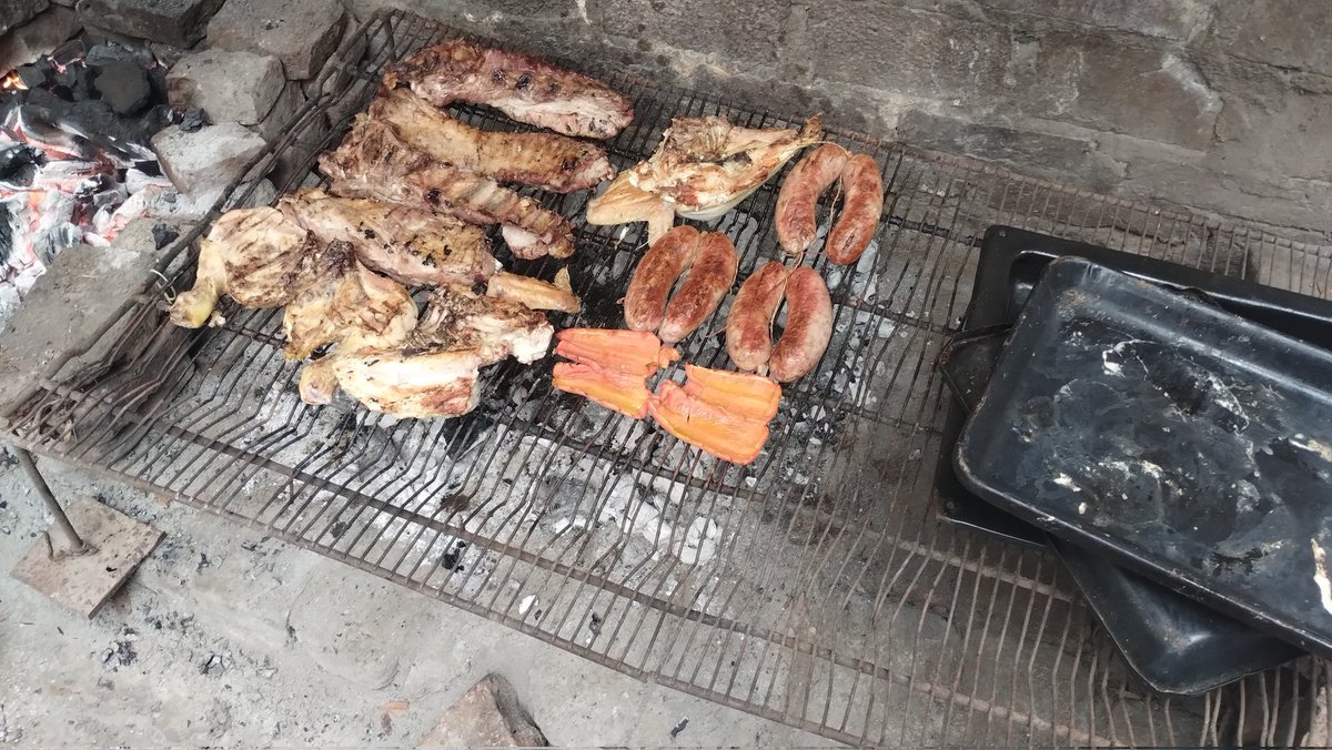 ArgIori's tweet photo. Hola qué tal Koferos y Koferas cómo andan?, Acá les muestro cómo hago el asado para empezar la joda de hoy con mis amigos, saludos, muy pronto voy a volver a subir Videos y a hacer Streams. https://t.co/mqewkw2dxS