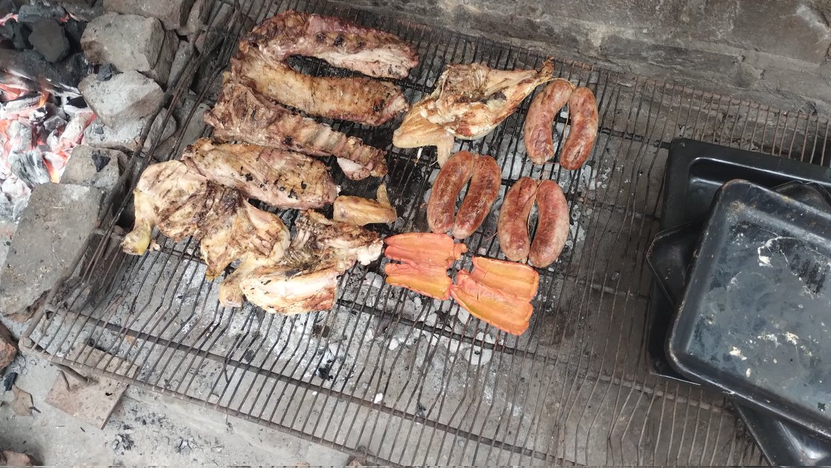 ArgIori's tweet photo. Hola qué tal Koferos y Koferas cómo andan?, Acá les muestro cómo hago el asado para empezar la joda de hoy con mis amigos, saludos, muy pronto voy a volver a subir Videos y a hacer Streams. https://t.co/mqewkw2dxS