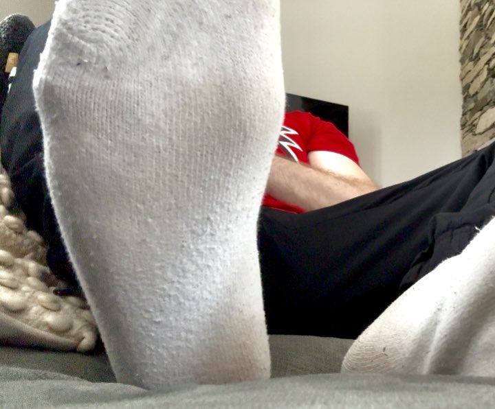 BritishDomAlpha's tweet photo. Kicking back on the sofa while you can’t stop staring at my soles #findom #paypigs #cashmaster #poppers #cashdrain #feetworshi̇p #feetfetısh @rt_slave21 @JJ94JJJ @FindomAlphaRT https://t.co/AguLX6qtPC