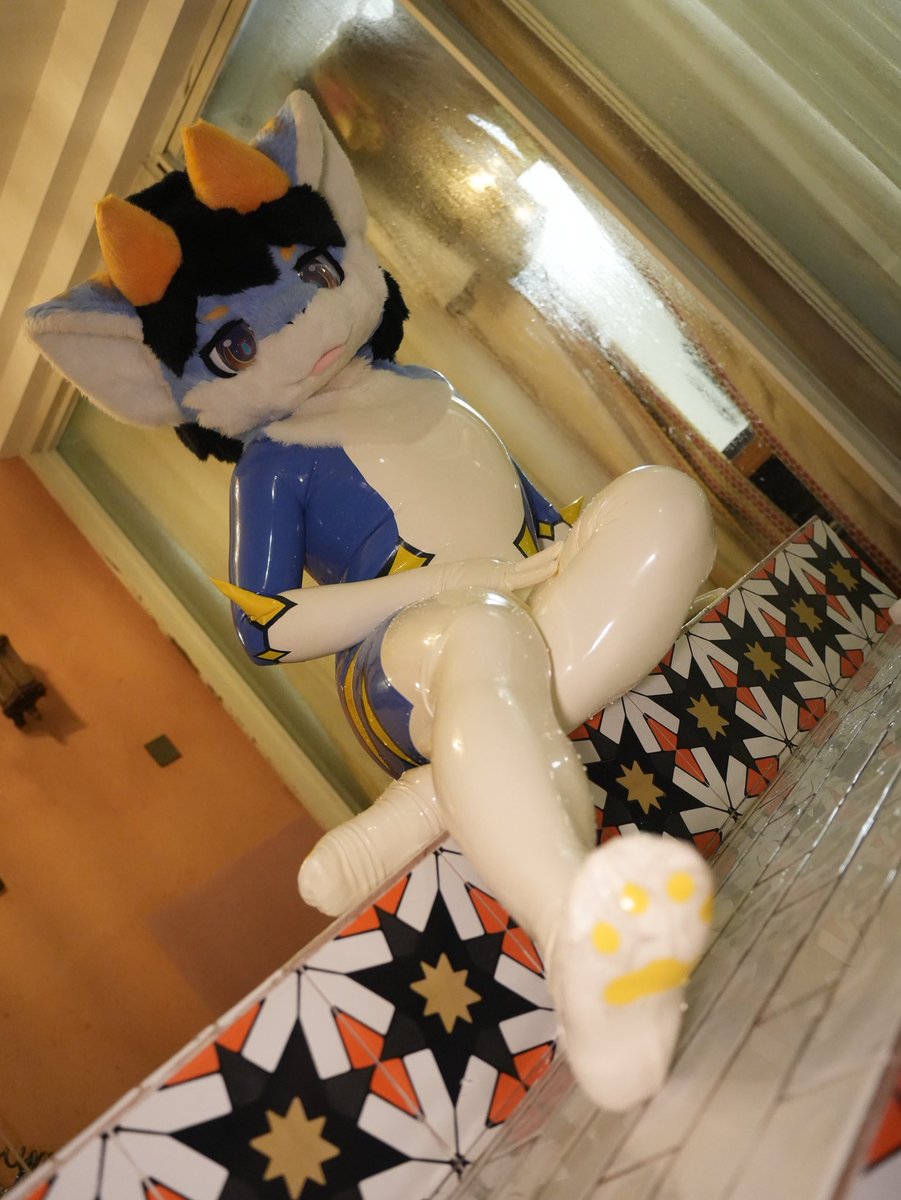 BeastDash's tweet image. 给我舔干净！