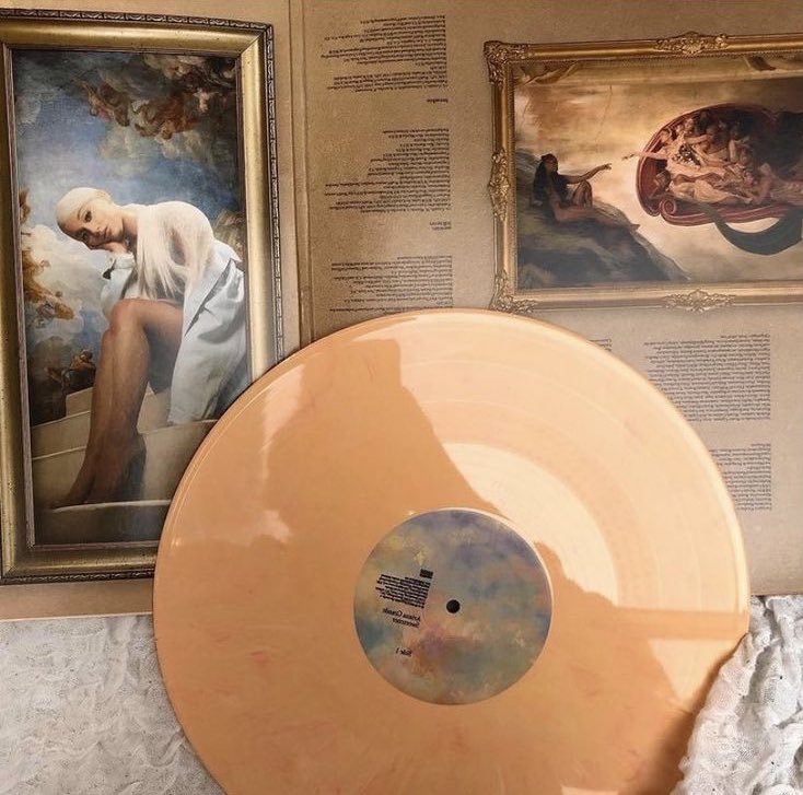 Há 7 anos, Ariana Grande lançava "Sweetener", o álbum da carreira.

Qual é a sua música favorita do Grammy winner?