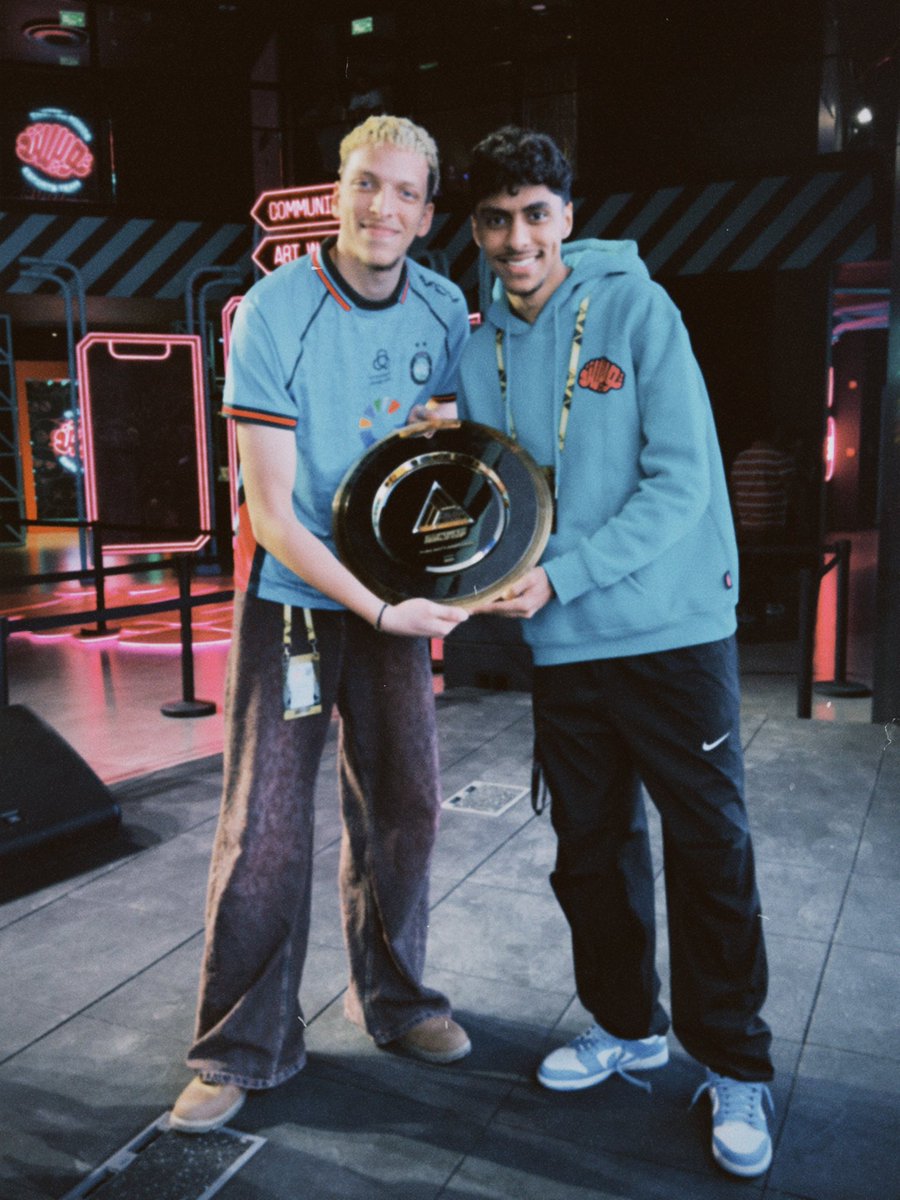 A 2x World Champs 
<a href="/ZiadDZN/">ZDN.</a>