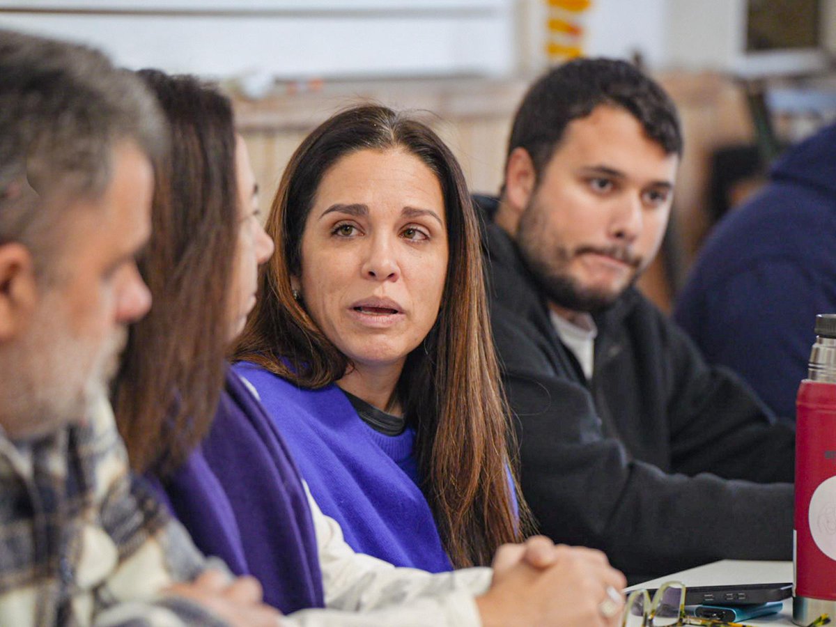 Hoy nos reunimos con compañeras y compañeros del CLUB ZONAL B 🌹, que siempre ha estado presente en el municipio y en cada instancia partidaria, trabajando con convicción y cercanía.

Este encuentro forma parte de una propuesta del Comité Departamental para recorrer todos los