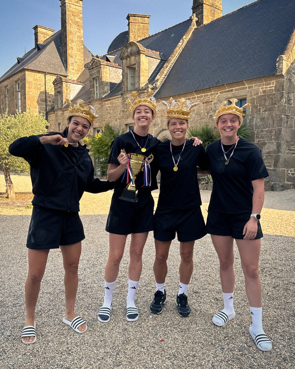 Taking home the 2025 pre-season Challenger Cup 🏆

Paula, Patsy, Rach and Soffia come out on top of the crest creation, golf and beach volleyball challenges to take the win 👏