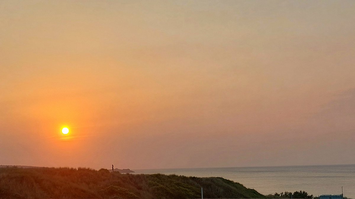 Phillack, Cornwall
19°C. 30 mins to sunset.