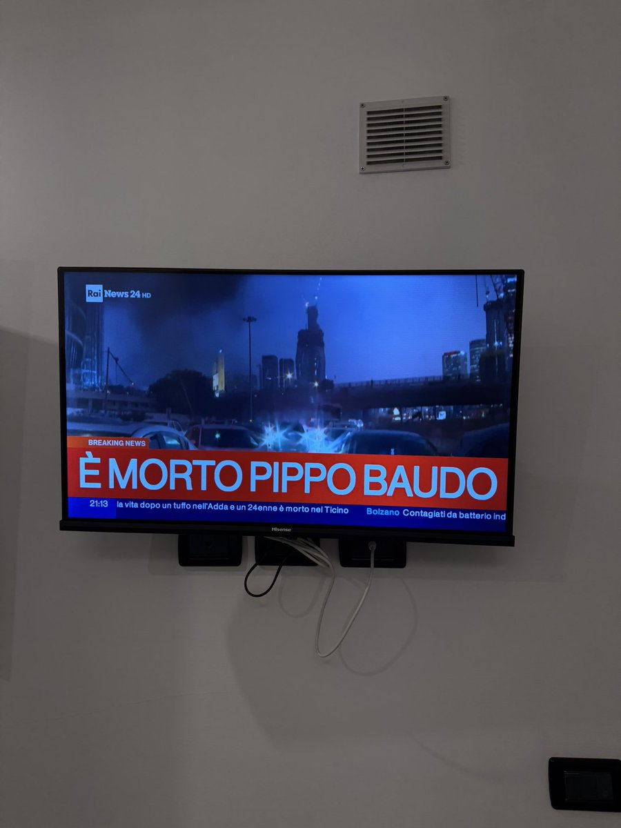 Mi dispiace molto per Pippo Baudo, ma non credo di aver mai visto un titolo di telegiornale di queste dimensioni in tutta la mia vita…