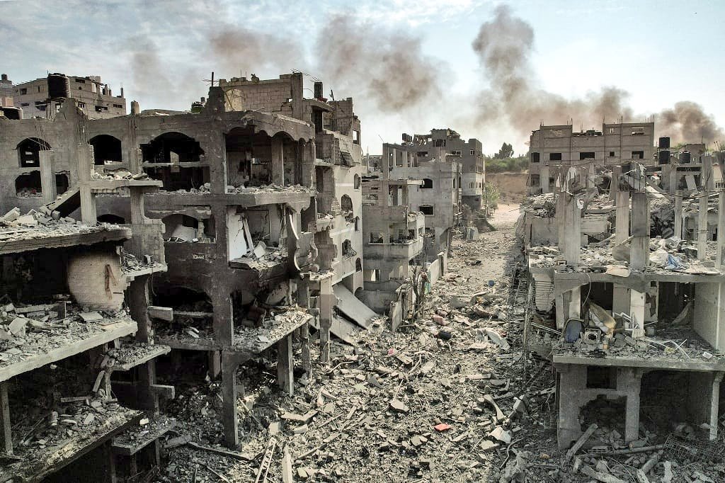 This is life in Gaza, where death surrounds us from every side, and each day is a struggle to survive amid constant fear, destruction, and despair 🇵🇸💔