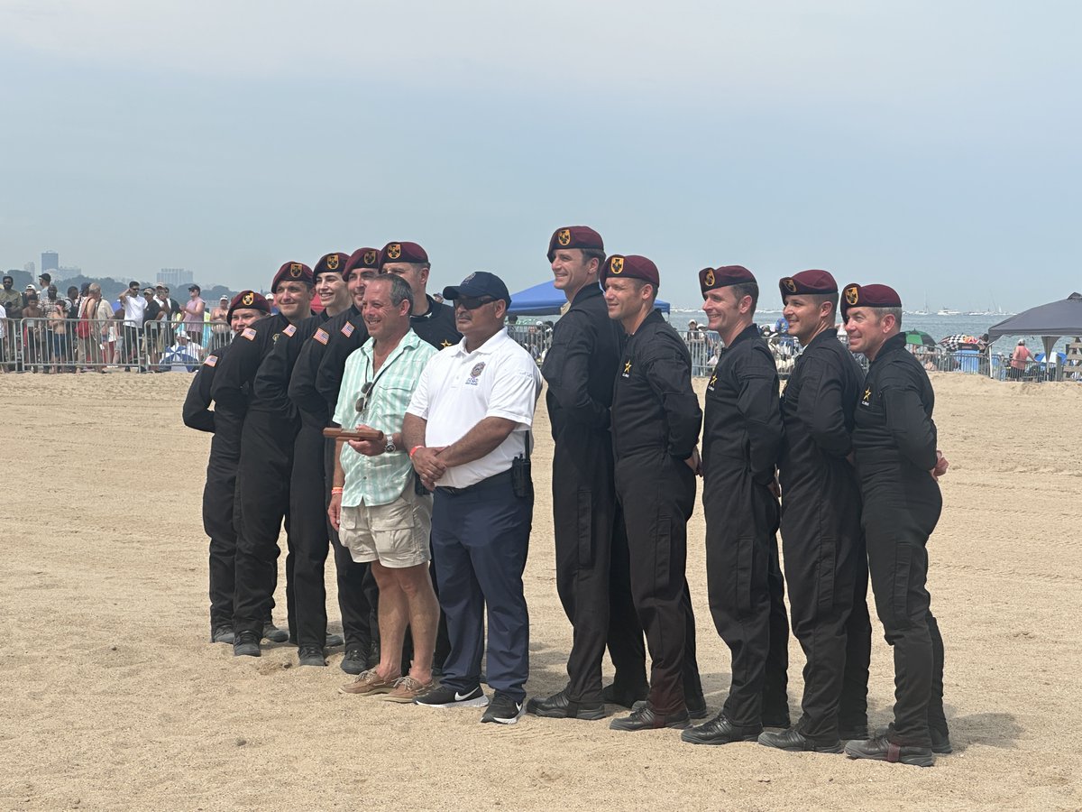 ChicagoOEMC's tweet photo. The fun continues! As part of OEMC Day at the 2025 Chicago Air and Water Show, the Golden Knights passed a baton mid-air and then presented it to Deputy Director Chris Pettineo and Executive Director Frank Velez. https://t.co/yHTyHkLmdY