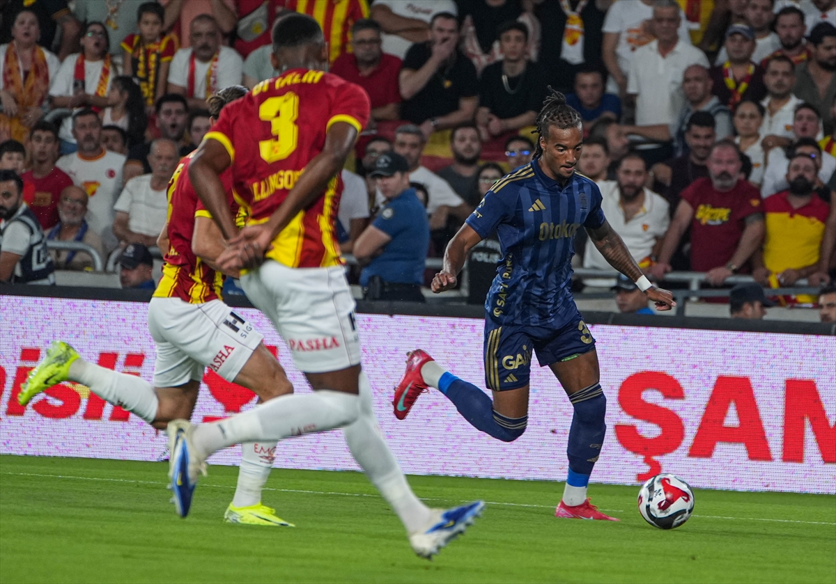 Göztepe-Fenerbahçe maçından fotoğraflar...

FOTO GALERİ>>>>

 sonkaleizmir.com/galeri/Goztepe…