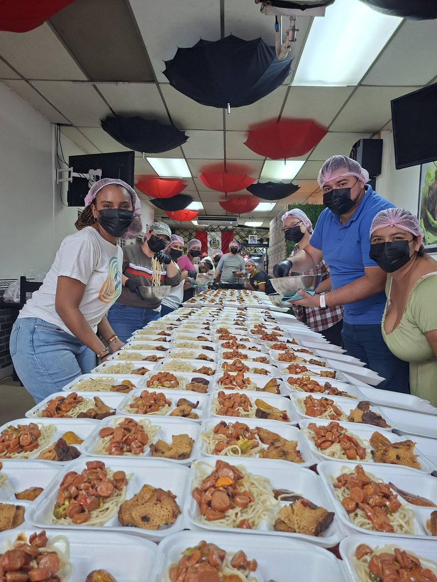 Lo mejor de servir al prójimo todos los sábados del año es la sonrisa de quienes reciben nuestros almuerzos honestos y solidarios. Agradecemos a <a href="/HSantoTomasPma/">Hospital Santo Tomás</a> <a href="/CSSPanama/">CSSPanama</a> <a href="/Hospitaldelnin1/">Hospitaldelnino.pty</a> <a href="/ciudadsaludpa/">Ciudad de la Salud</a> <a href="/ioncologico/">Instituto Oncológico</a> por abrirnos sus puertas y por facilitar nuestro voluntariado.