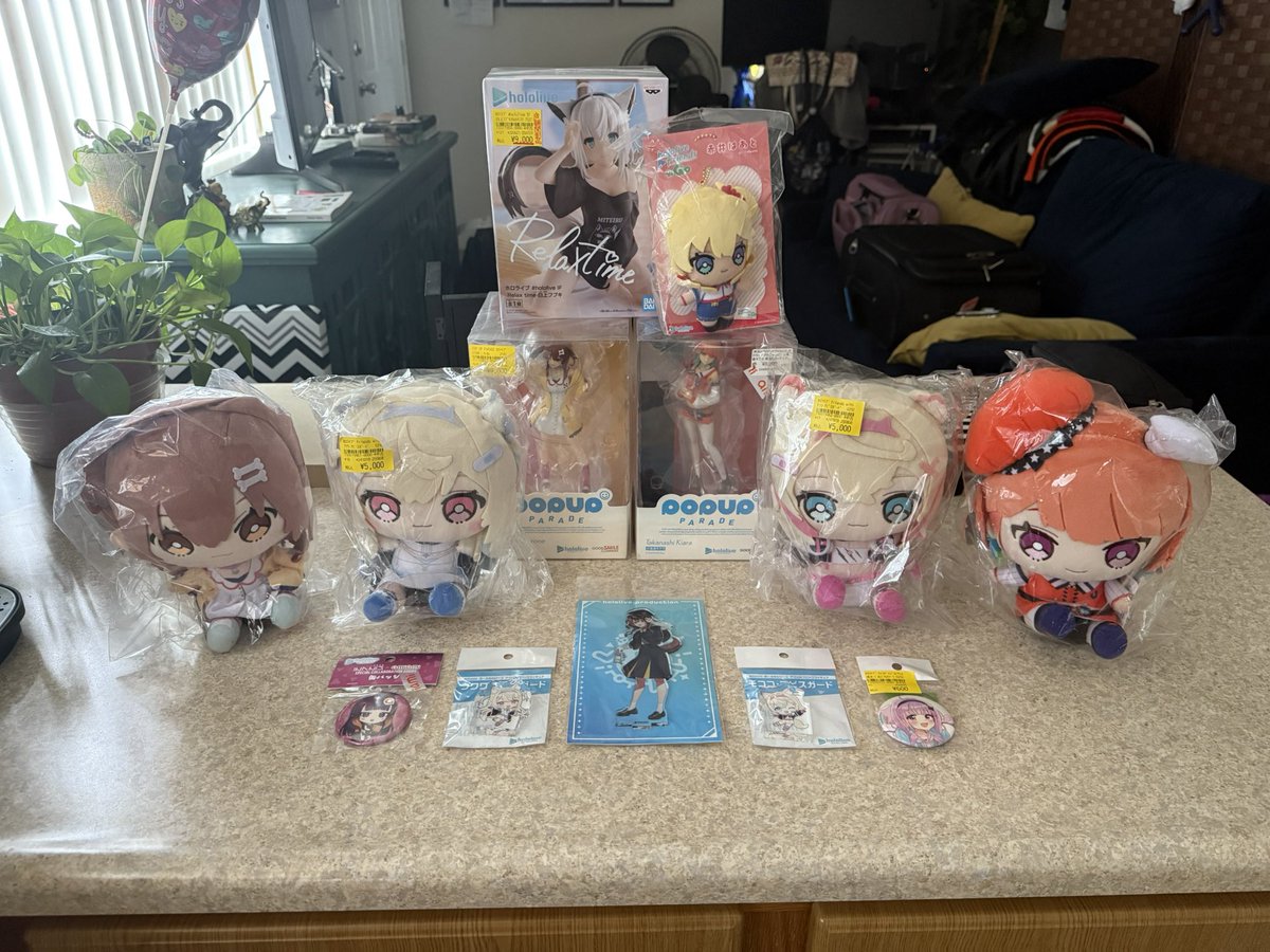 josephthetech04's tweet photo. @ninomaeinanis I just got back home from my first Japan trip! I collected a handful of Hololive goods at the Tokyo Station and in Akihabara, including an AmiAmi pin to commemorate your ambassadorship. I'm grateful to have found Hololive 4 years ago, and I'll never forget this trip!

WAH! 💜 https://t.co/wZjyqL05E3