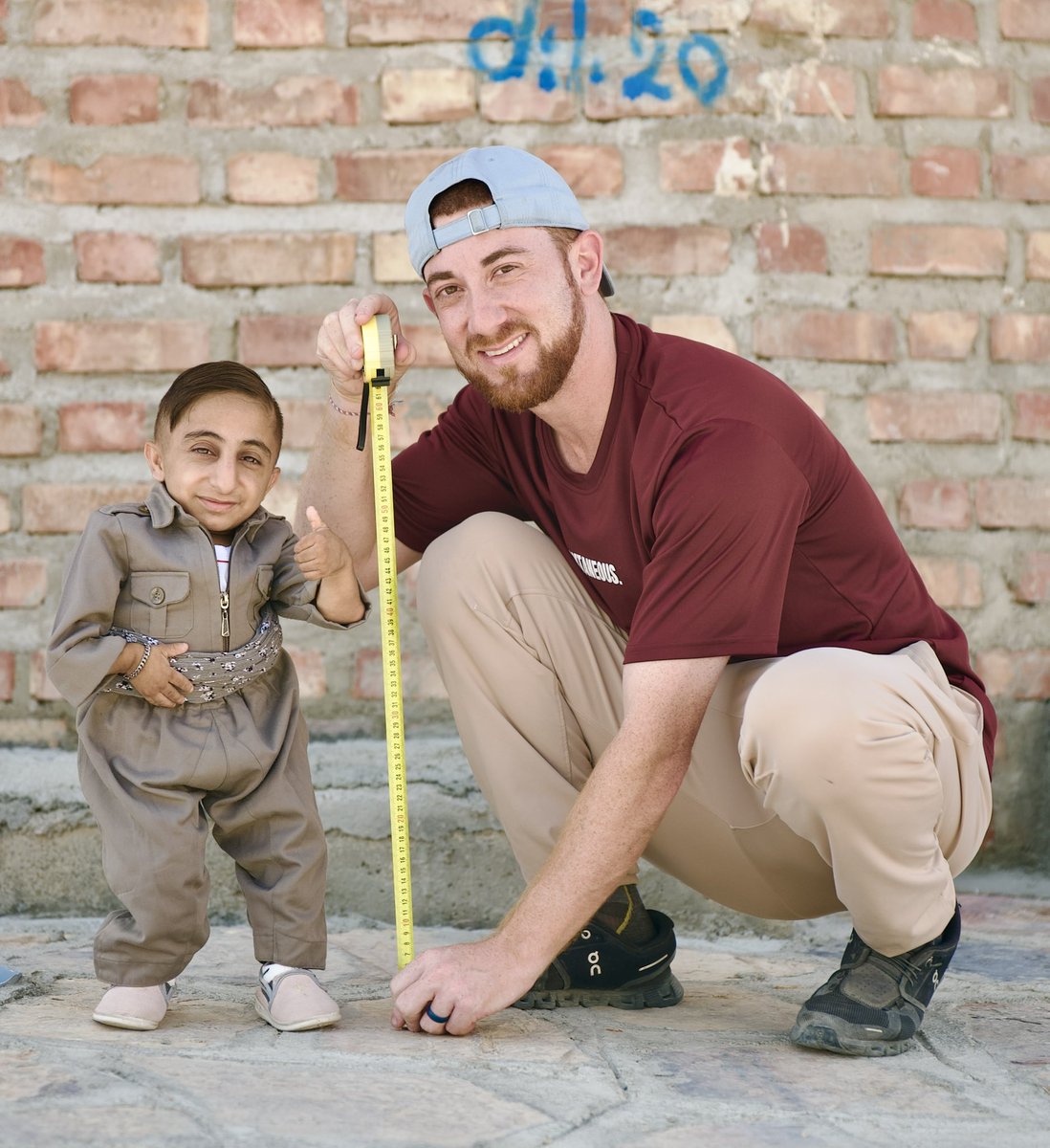 I Met The World’s Shortest Man! He’s 23 Years Old! Video is Out! youtu.be/SrrcWaEXGA8?si…