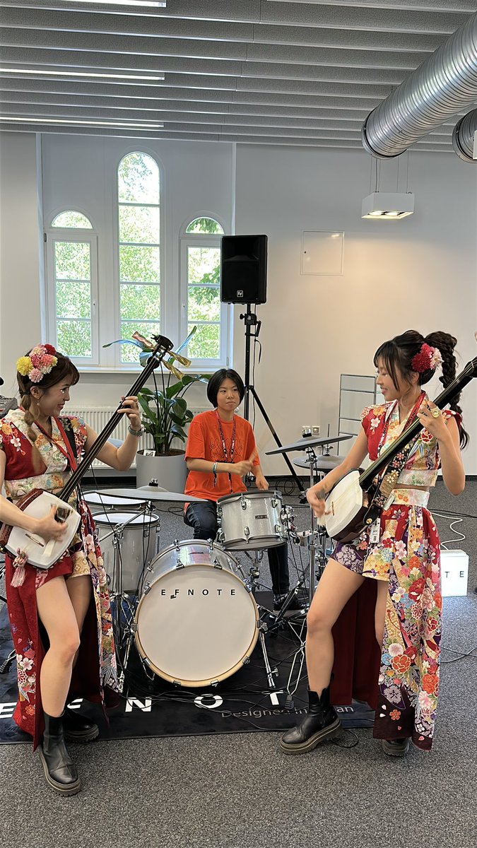 yoyokadrums's tweet photo. Big thanks to everyone who came to my first-ever drum workshop in Germany🥁🇩🇪
From beginners to experienced drummers, it was amazing to see so many people join in.
Special thanks to @kitamurasisters on shamisen for the surprise jam, and to Main Matsuri, @efnoteinc & Music Shop Andre for the support! 

---

Danke an alle, die zu meinem ersten Drum-Workshop in Deutschland gekommen sind! 
Von Anfängern bis zu erfahrenen Drummern – es war großartig, so viele dabei zu haben.
Besonderer Dank an die Kitamura-Schwestern am Shamisen für die spontane Session sowie an Main Matsuri, @efnoteinc & Musik Andre für die Unterstützung! 🙏