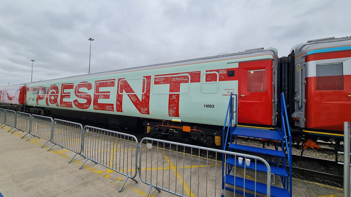 Shaun__92's tweet photo. Railway 200 - Inspiration Train - Doncaster Railport Freightliner Depot #railway200 #frieghtliner #doncasterRailport #UnofficialRailcamDoncasterfreightliner #saturday #16th #august #2025 @RailFreight @railway200 @railcamlive https://t.co/qeqOcnwcbL