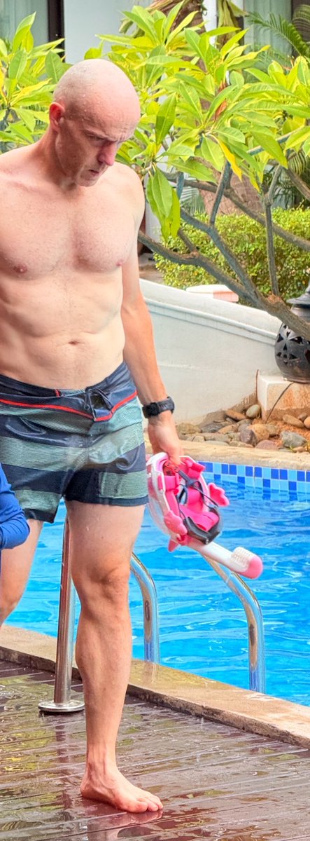 c649611's tweet photo. Daddy is soo Fxxking hot 🔥. #marrieddaddy #straightmen #dilf https://t.co/2c8iu6Y4w6