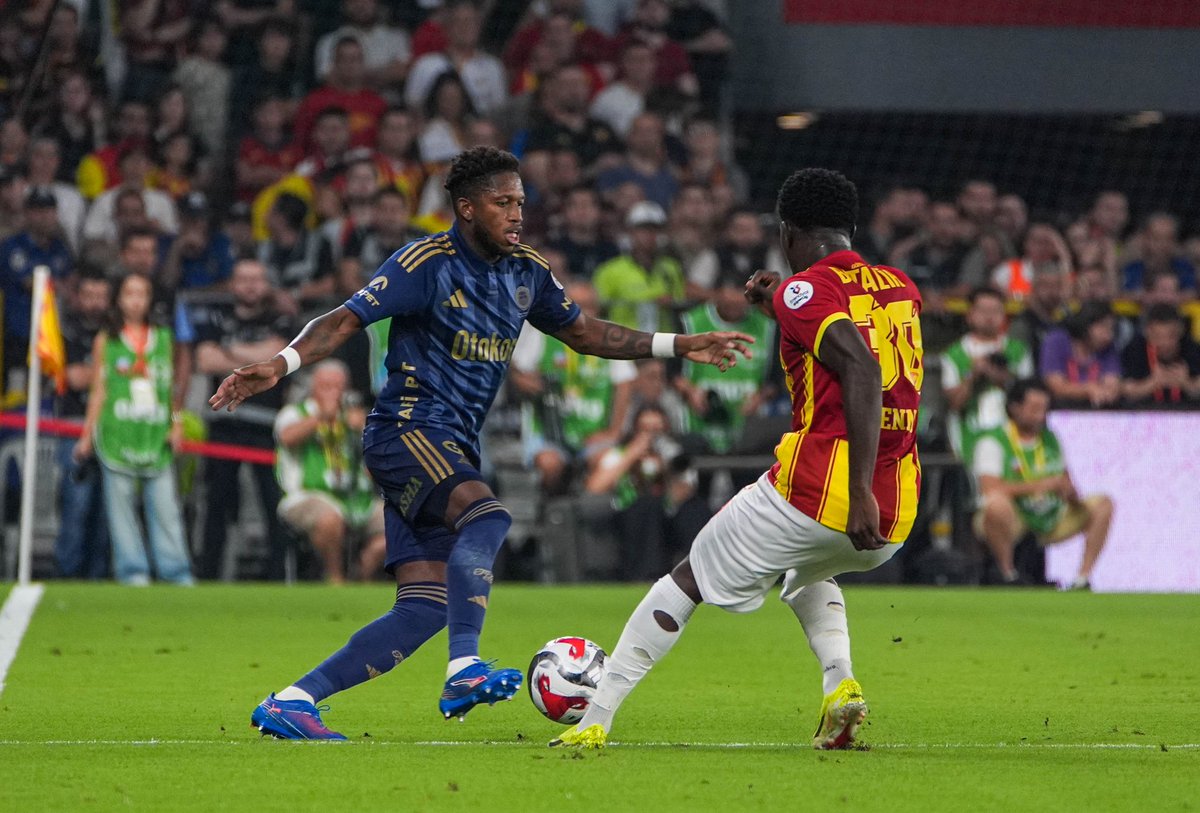 İY | Göztepe 0-0 Fenerbahçe

Sizce Jose Mourinho ikinci yarıda ne yapmalı?