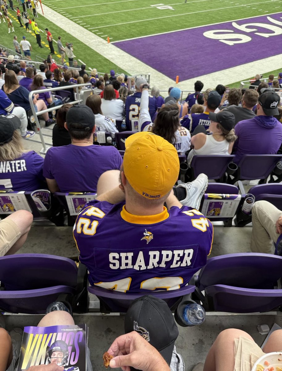 Umm… 🚩🚩🚩🚩🚩#Skol #Vikings
