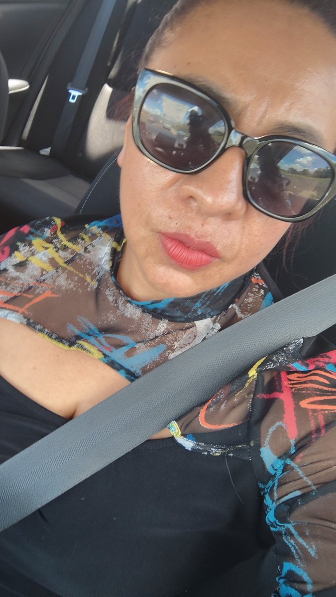 Al pueblo y sin aretes!