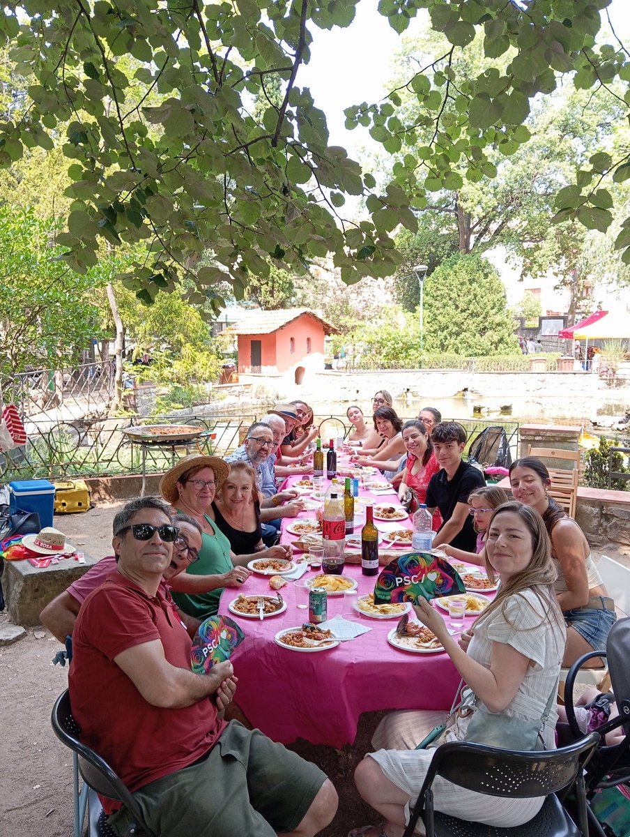 Avui hem disfrutat del segon concurs d'arrossos de la #fmmoià2025 on l'Agrupació socialista del #Moianès hem participat.

Gràcies a l'agrupació del @psceixample que ens ha deixat les eines per fer una gran Paella.

I com al nostre xef @venturatorrespuertas , felicitats!

Seguim!