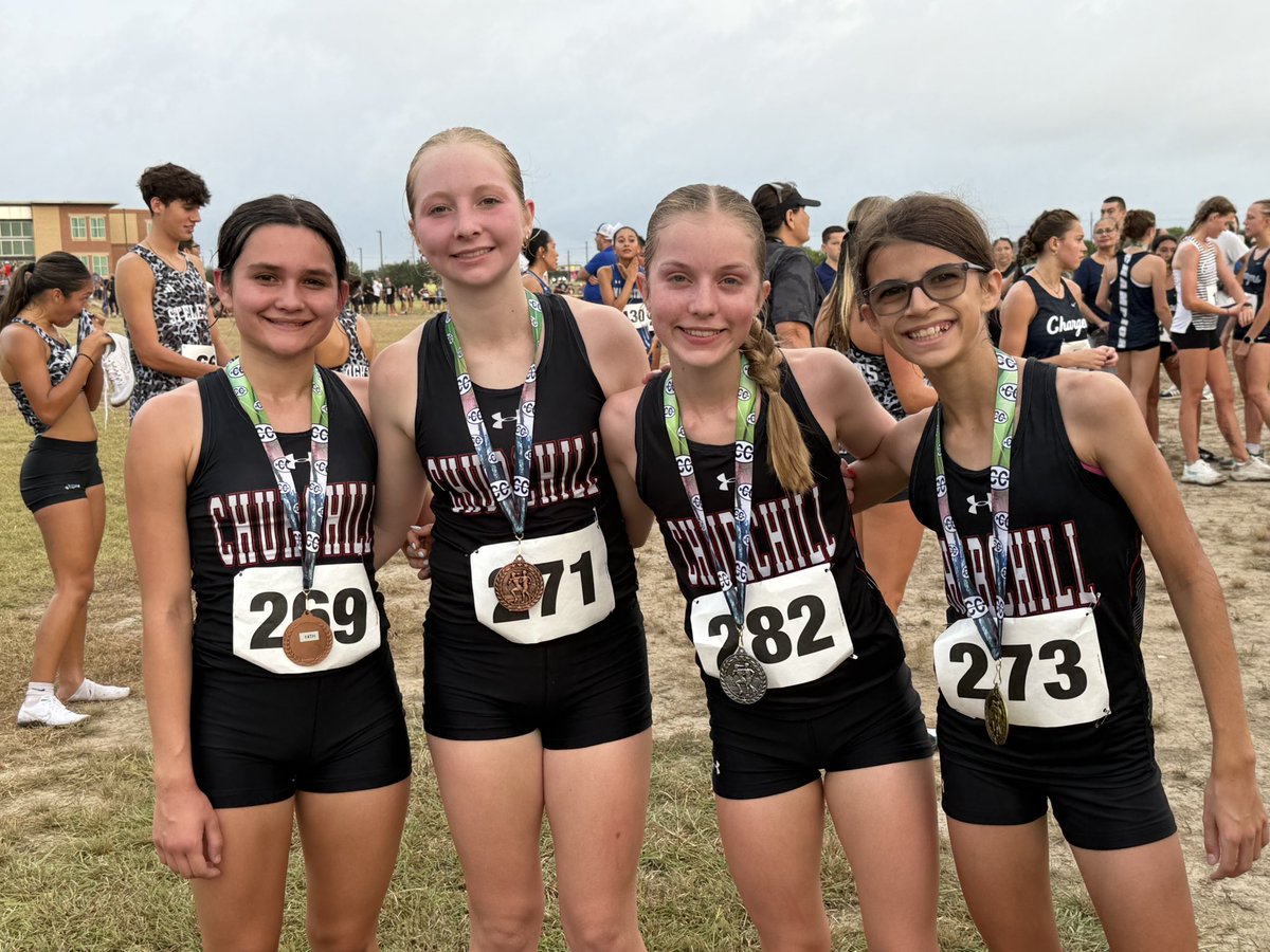 KeithProoyen's tweet photo. First Cross Country Meet of the season. Kallie finished 2nd and the Girls took 1st place. And we ran into one of our favorite former coaches. https://t.co/SH0FyuULtv