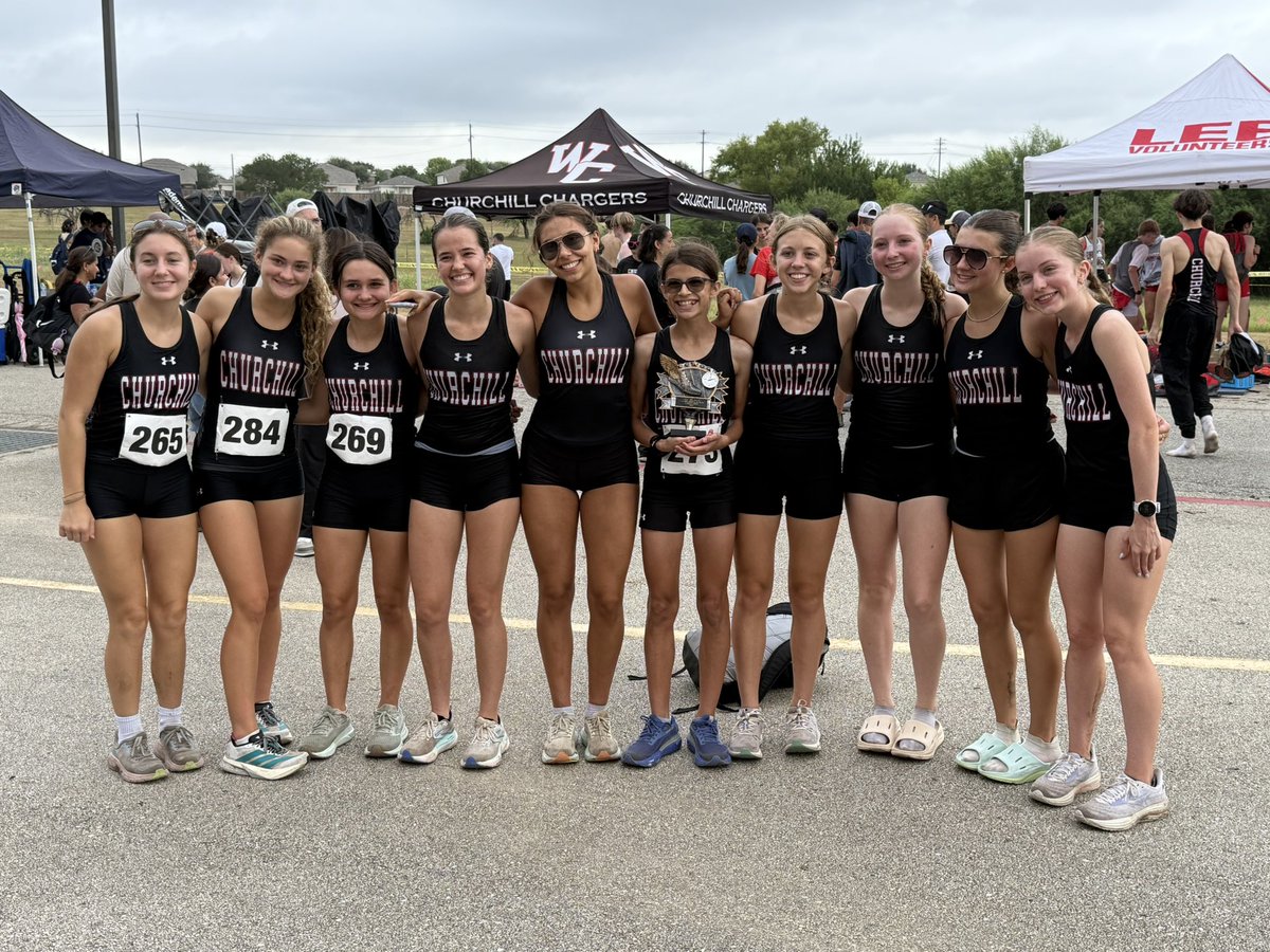 KeithProoyen's tweet photo. First Cross Country Meet of the season. Kallie finished 2nd and the Girls took 1st place. And we ran into one of our favorite former coaches. https://t.co/SH0FyuULtv