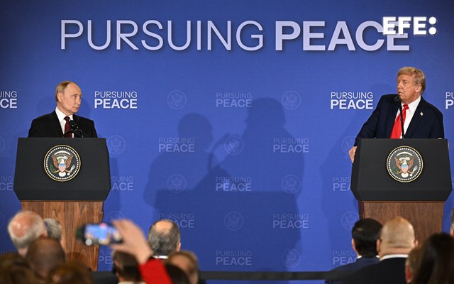 Putin quiere el Donetsk y Lugansk para poner fin a la guerra, según el Financial Times.

efe.com/mundo/2025-08-…