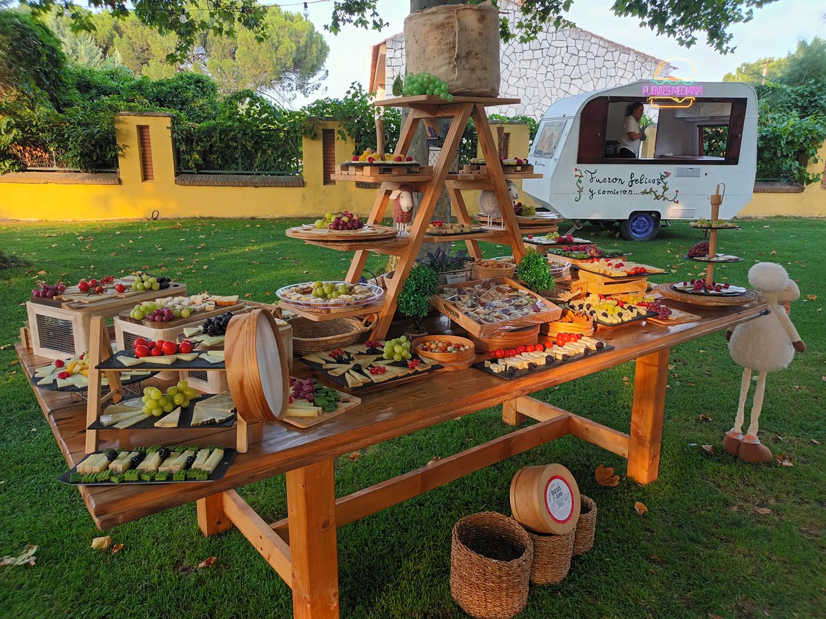 quesosJUAN's tweet image. #bodas en #puentesmediana #HornillosdeEresma con #LosQuesosdeJuan, una experiencia inolvidable 
#mesasqueseras 
#mesasdequesos