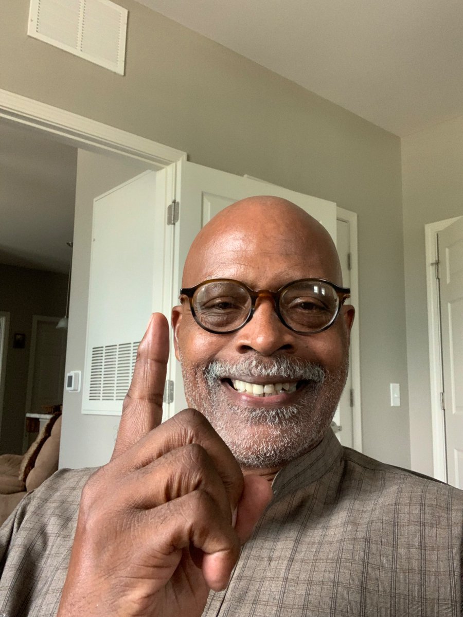 AlonzoEThornton's tweet photo. Celebration &amp; Gratitude 
One year ago,Aug. 21, 24, I celebrated the publication of Daily Spiritual Manna!
Get your copy @ https://t.co/FjrHtFabnV
Grace and Peace 🕊️ https://t.co/HJBooSrAOB