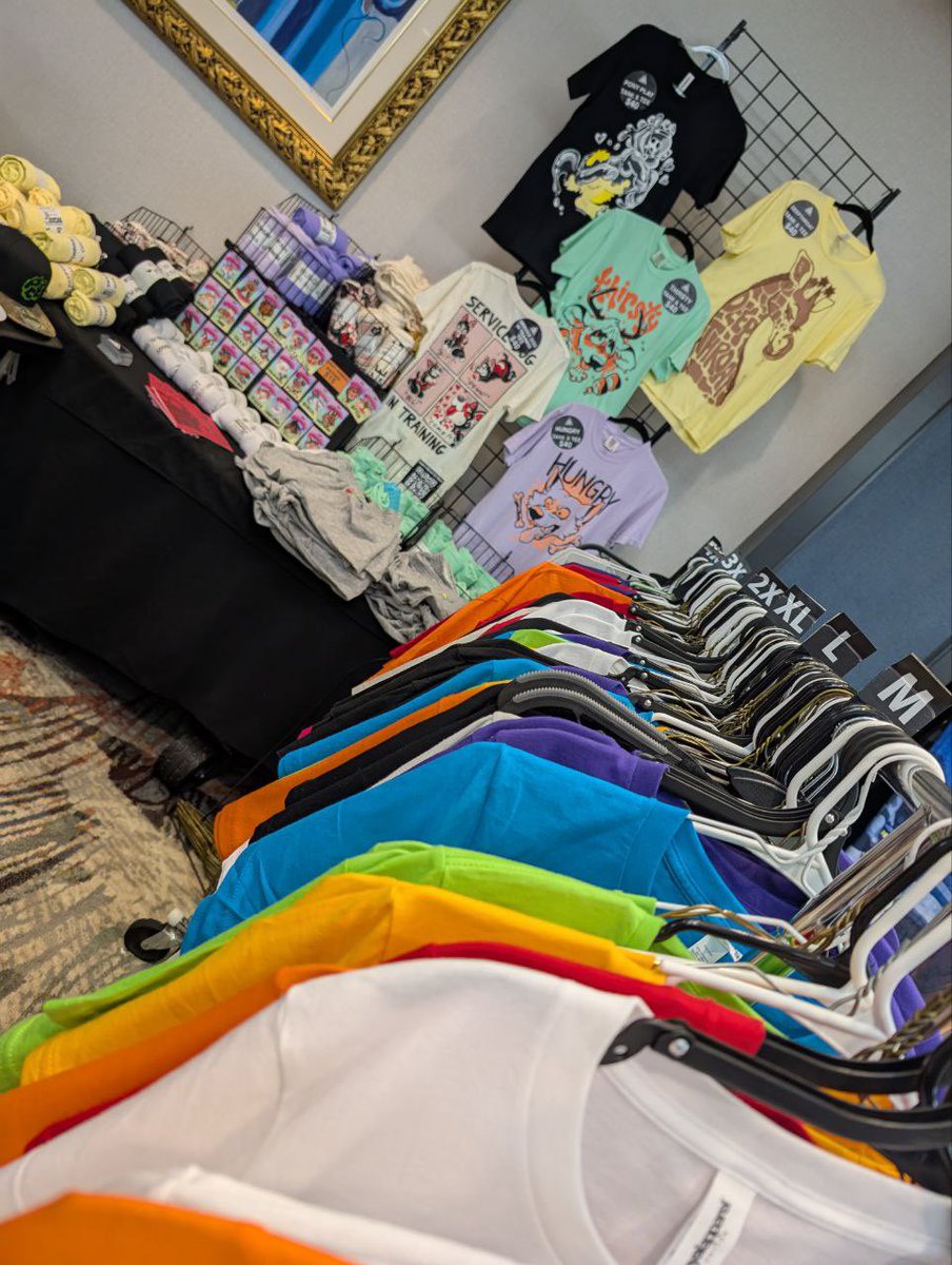 🌜🌜🌜GOOD EVENING FUZZ BALLS! 🌛🌛🌛

It’s another wonderful night to come see us down at the IFC Night Market!!! We have many things for you to purchase!

#IFC2025