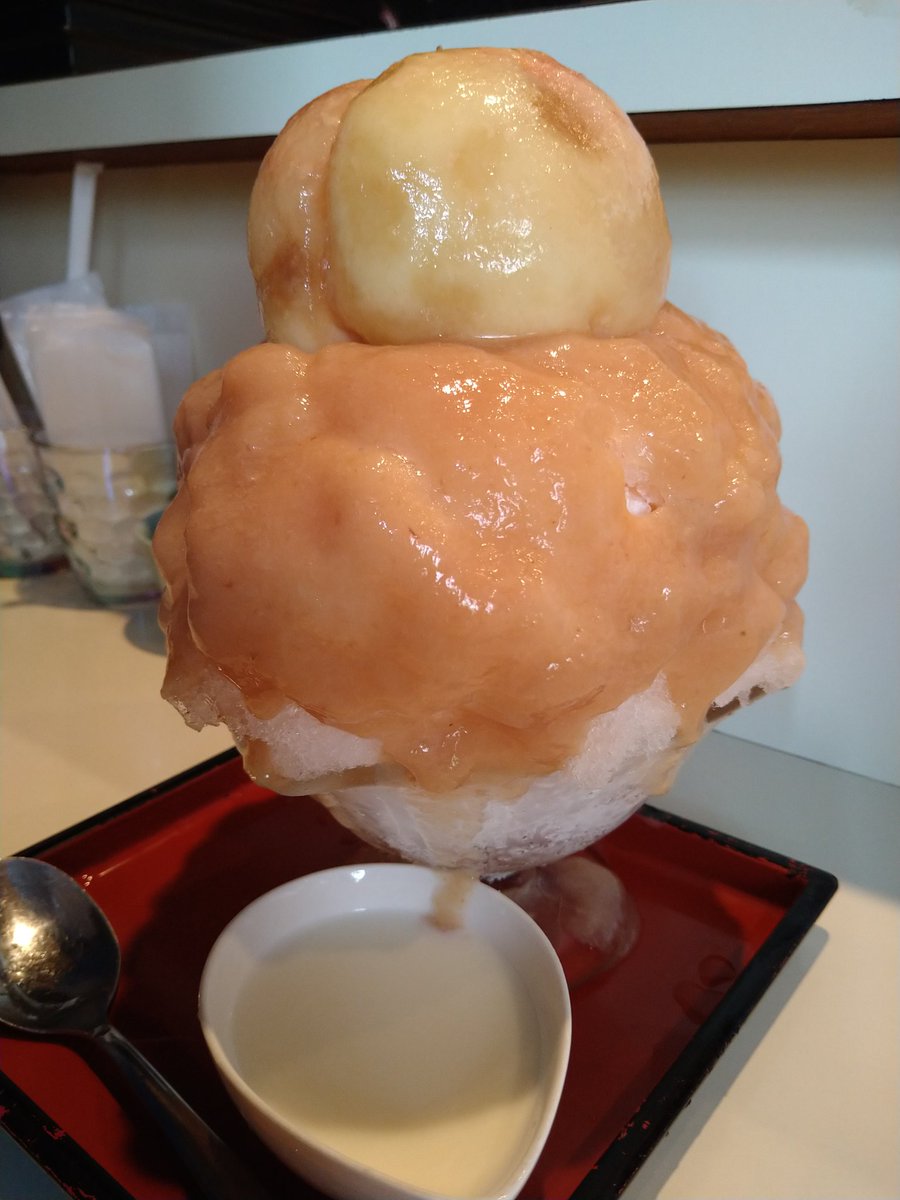 昨日は今月2回目、ひみつ堂さんでかき氷をいただきました。
果物としてもめちゃめちゃ美味しかったです、大満足！
ごちそうさまでした！
#ひみつ堂
#日暮里