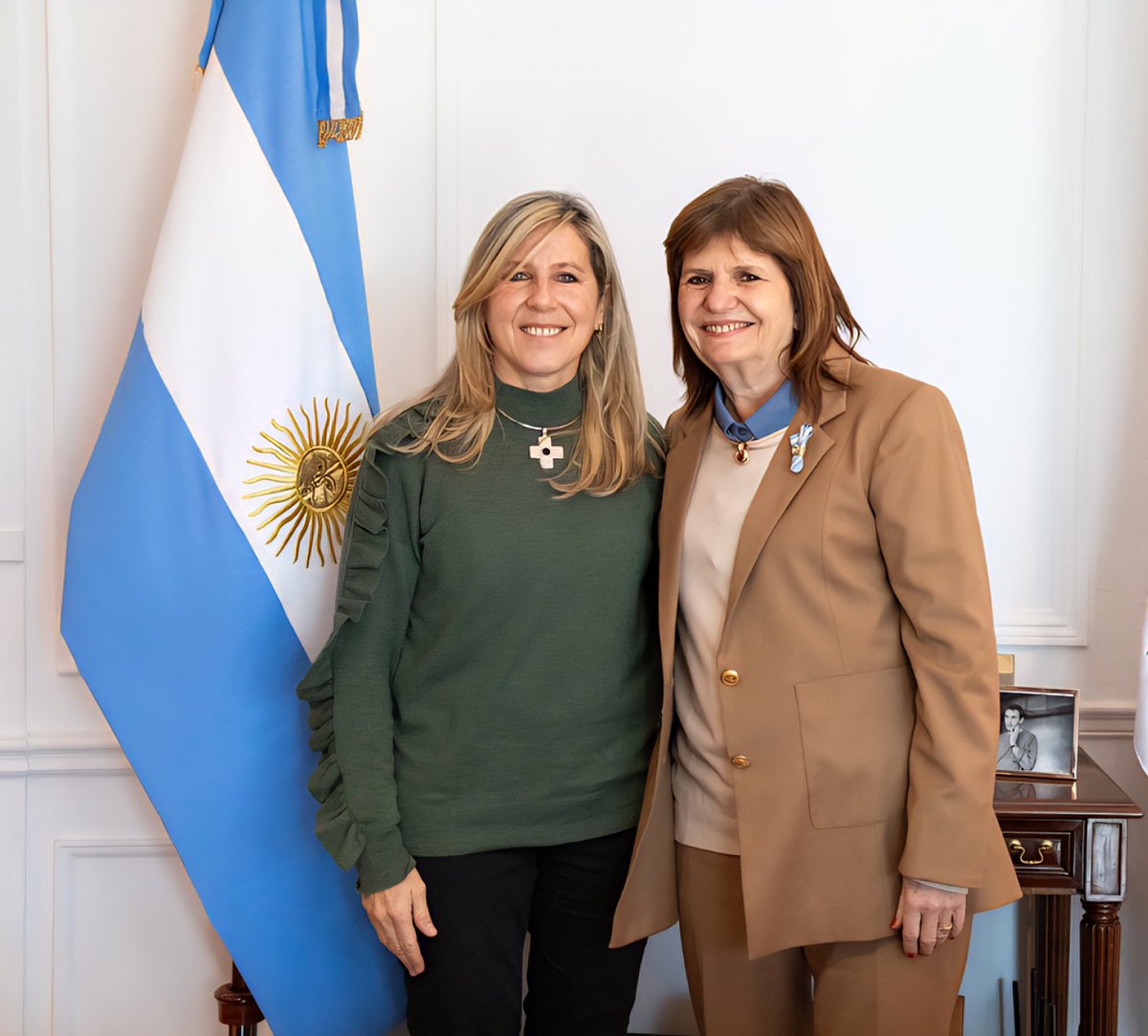 Felicitaciones <a href="/PatoBullrich/">Patricia Bullrich</a> por tu candidatura al Senado. Donde están las batallas más difíciles, vos ponés el cuerpo. ¡Gracias por defender la libertad y respaldar a <a href="/JMilei/">Javier Milei</a>!

#LaLibertadAvanza 🇦🇷