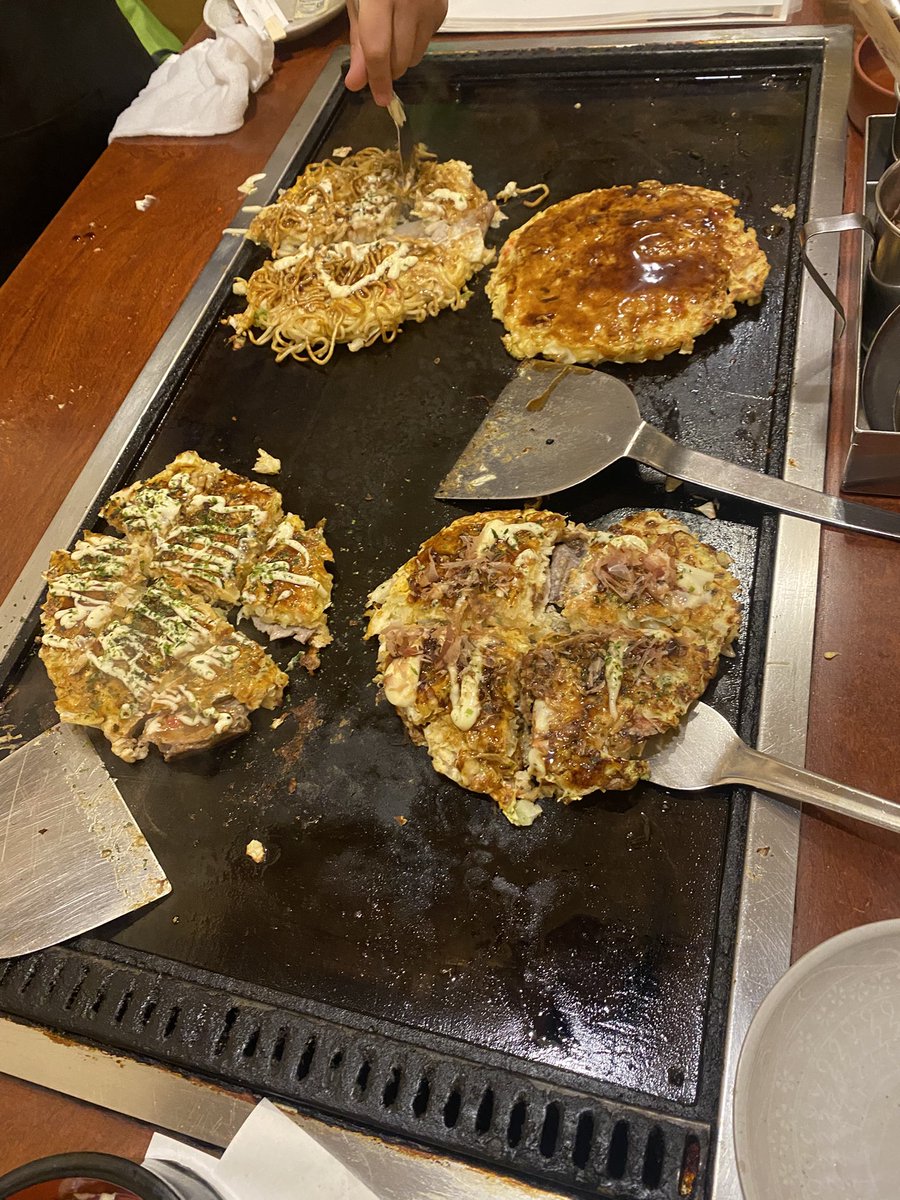 guide2japan's tweet image. Do you know about Okonomiyaki?(Japanese savory pancake?)
You can be master chef when you&apos;ve done our cooking class!