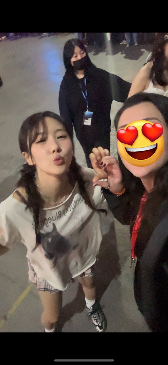 alineprd's tweet image. Infelizmente não consegui gravar c a SuA msm 🥺
A felicidade era tanta que eu não consegui controlar minhas expressões kkkk 

#UAUinBrazil 
#UAUinSãoPaulo 
#UAUinLATAM 
#Dreamcatcher_UAU