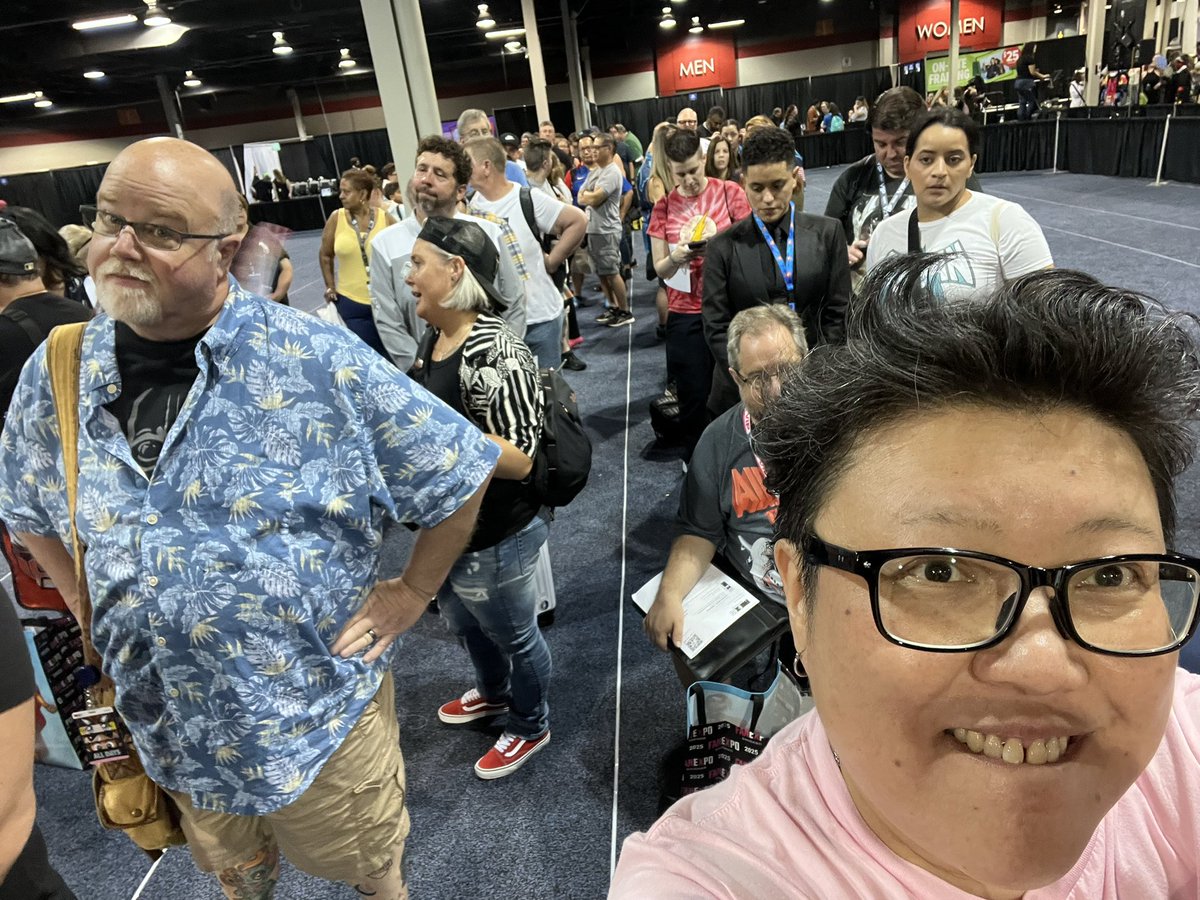 jennifer was soooo busy today. like the lines felt consistently long. i don’t know if she had a break! maybe a tiny one. i love this for her. like today made me so happy to see the lines for her. for autographs/selfies/photo ops. 
2 lines of photo ops. nice. 🥰