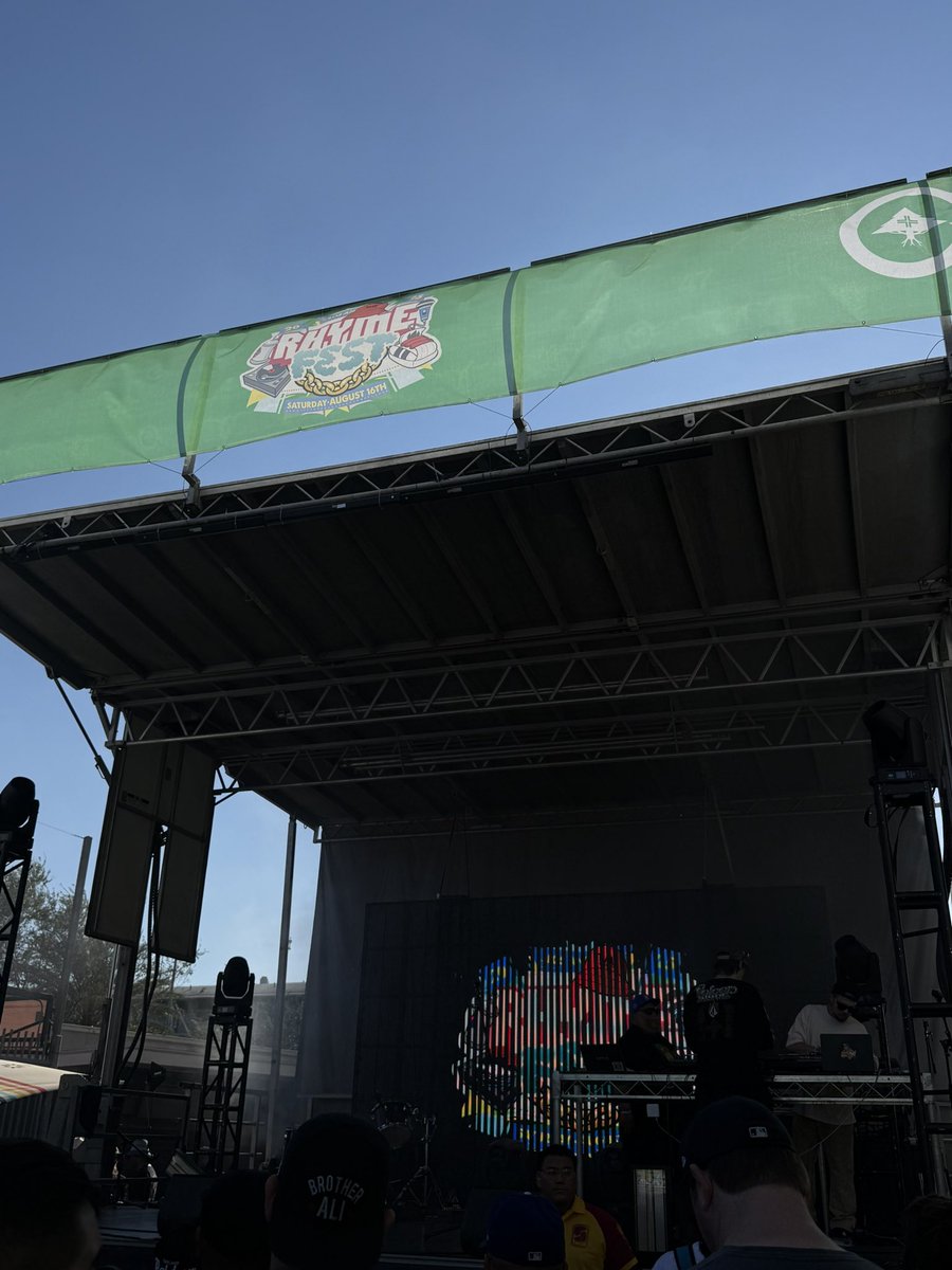 DarceALot's tweet image. HipHop is one my first loves #frfr