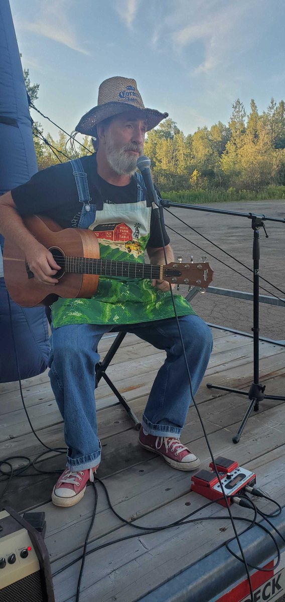 Some pics from today's cannabis #farmgate tour in New Brunswick stratcann.com/events/new-bru… 🚌🌿💨